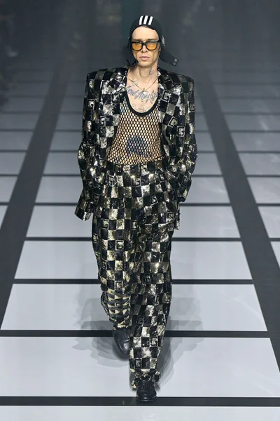 Look 46